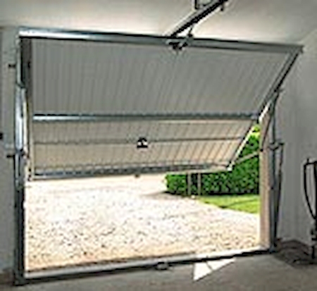 Porte basculante de garage sur mesure